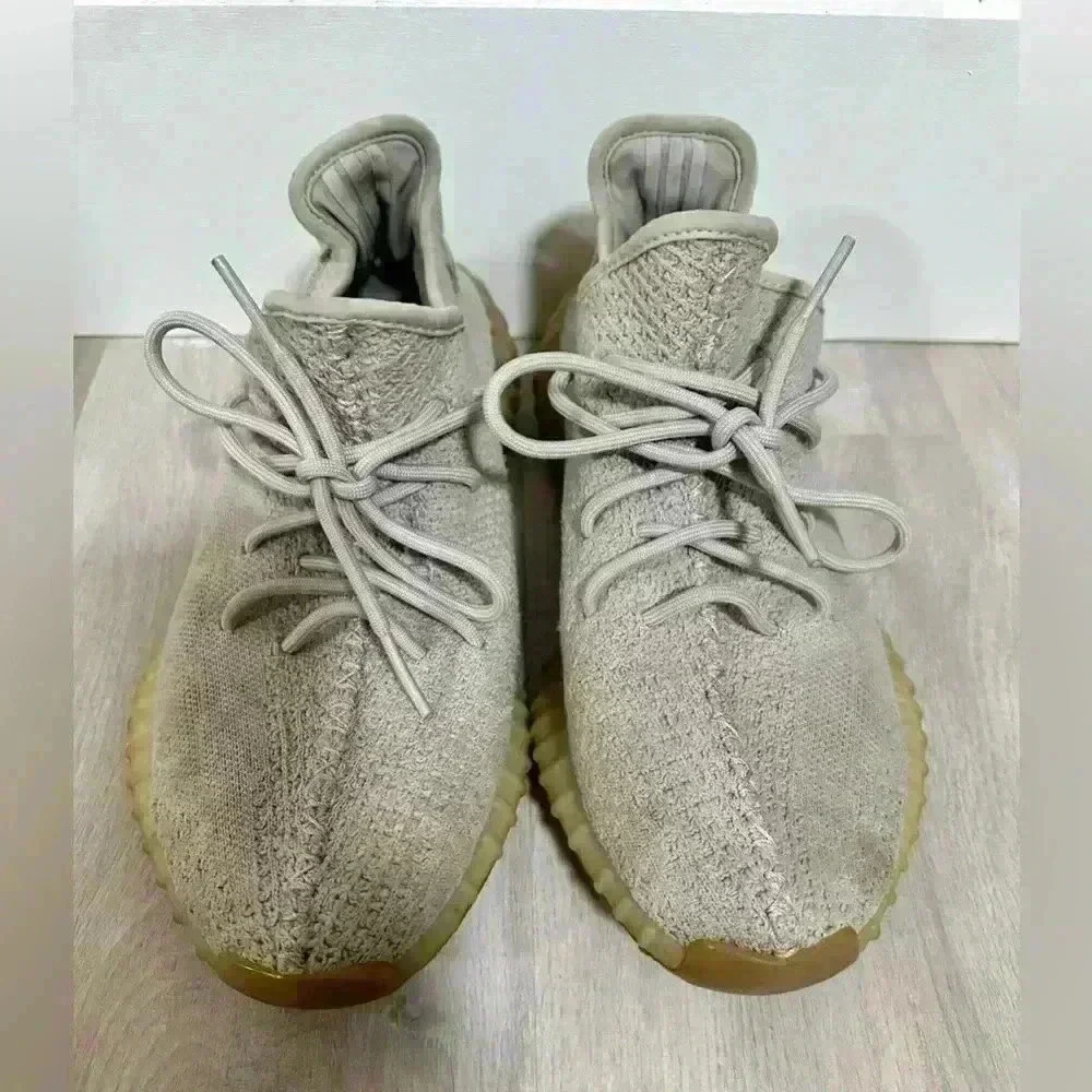 Adidas Yeezy Boost 350 V2 Light Mono Tone Light Grey Sneakers Size 9